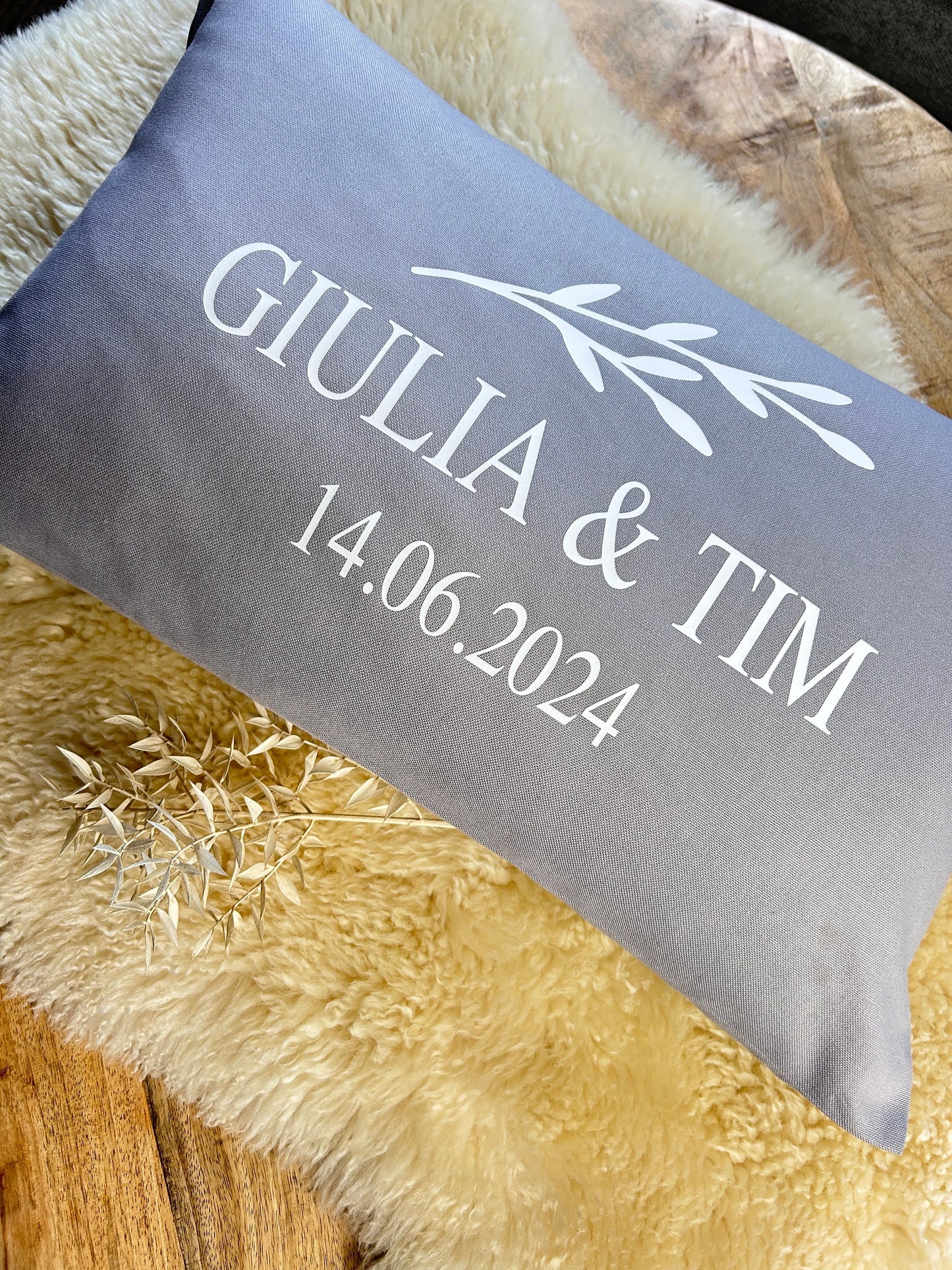 Kissen Hochzeit personalisiert hellgrau