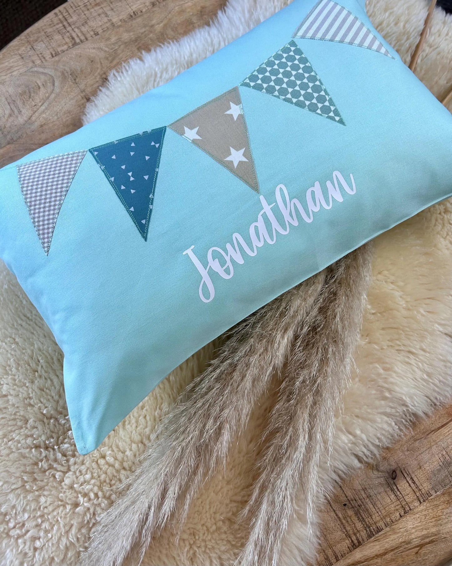 Namenskissen Wimpel personalisiert mint beige
