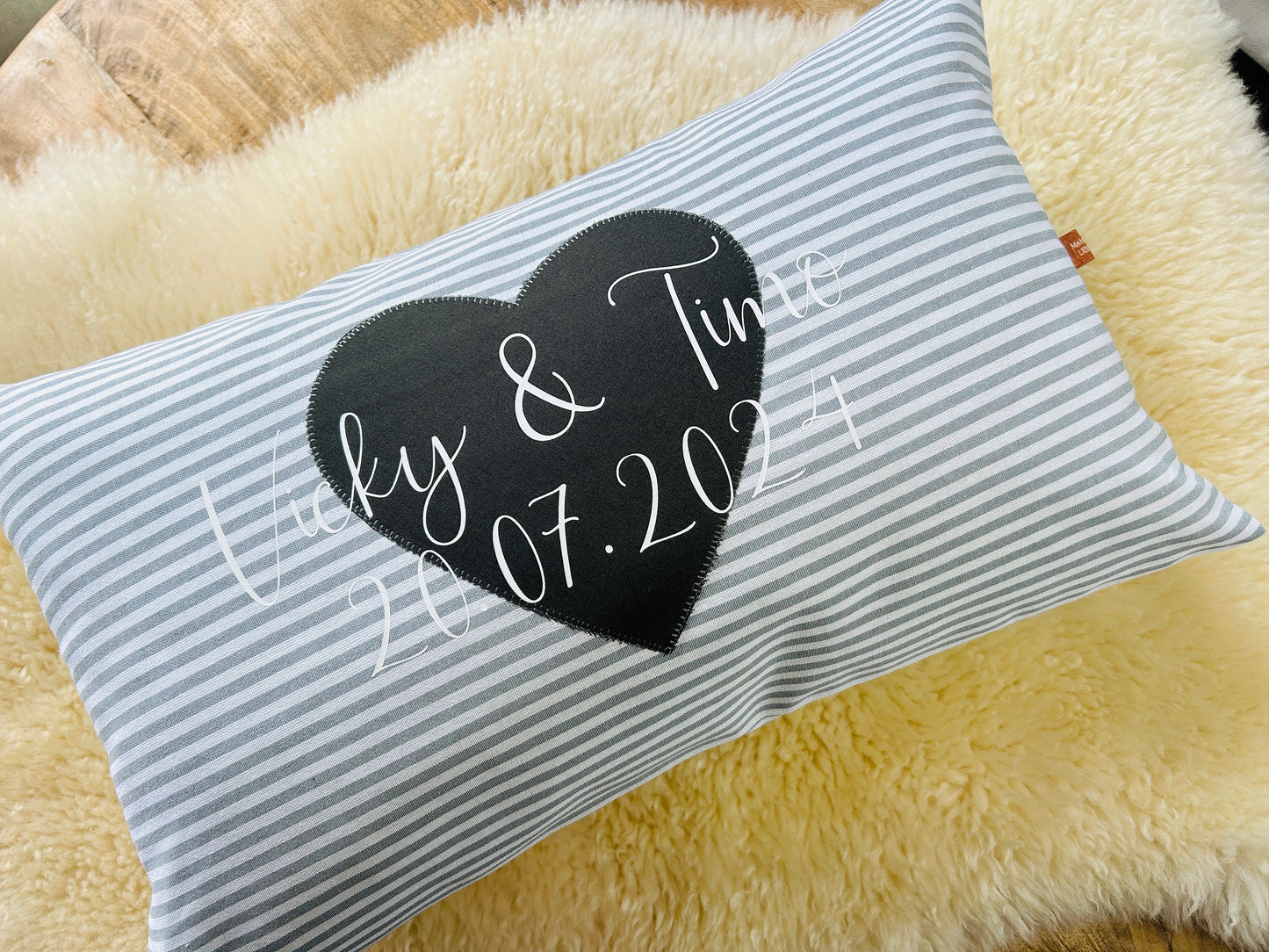 Kissen Hochzeit mit Wunschnamen und Datum grau