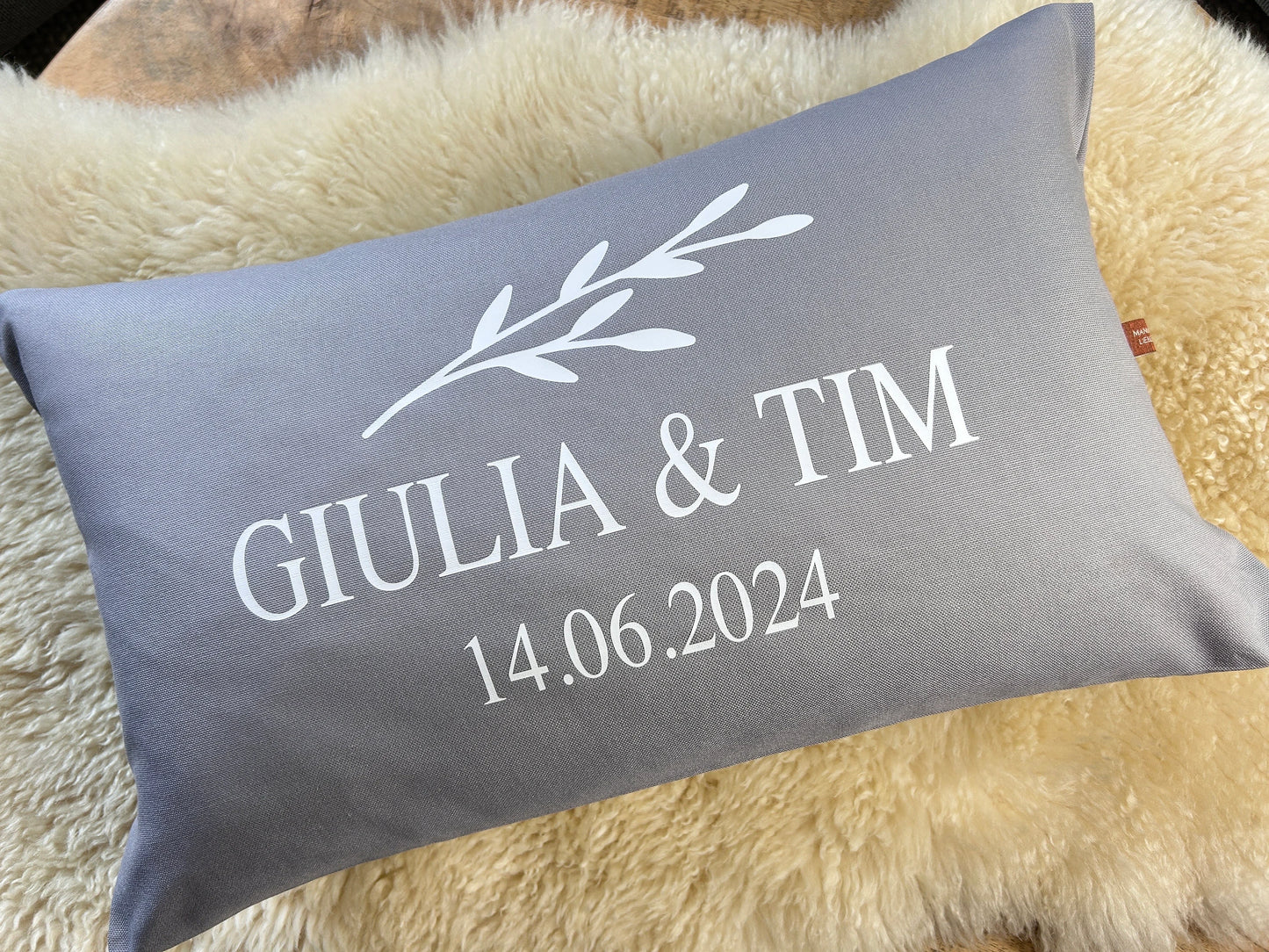Kissen Hochzeit personalisiert hellgrau