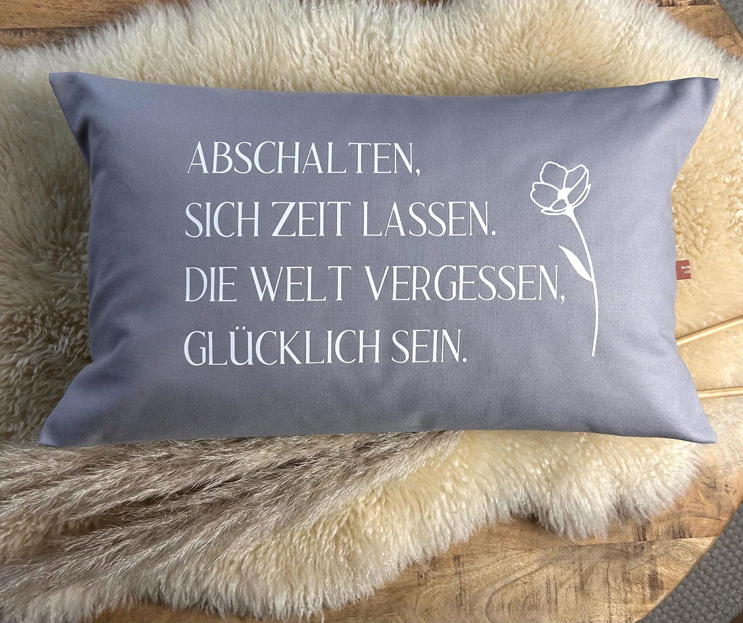 Kissen me time grau