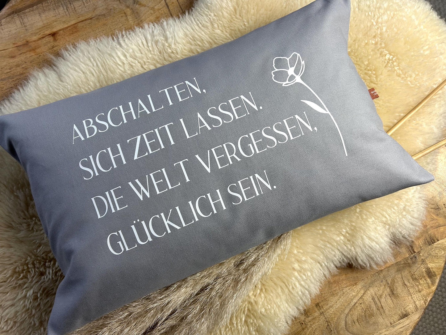 Kissen me time grau