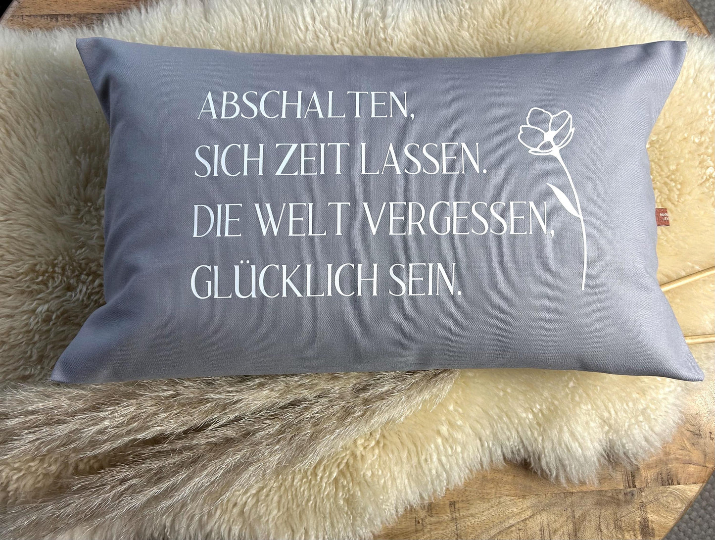 Kissen me time grau