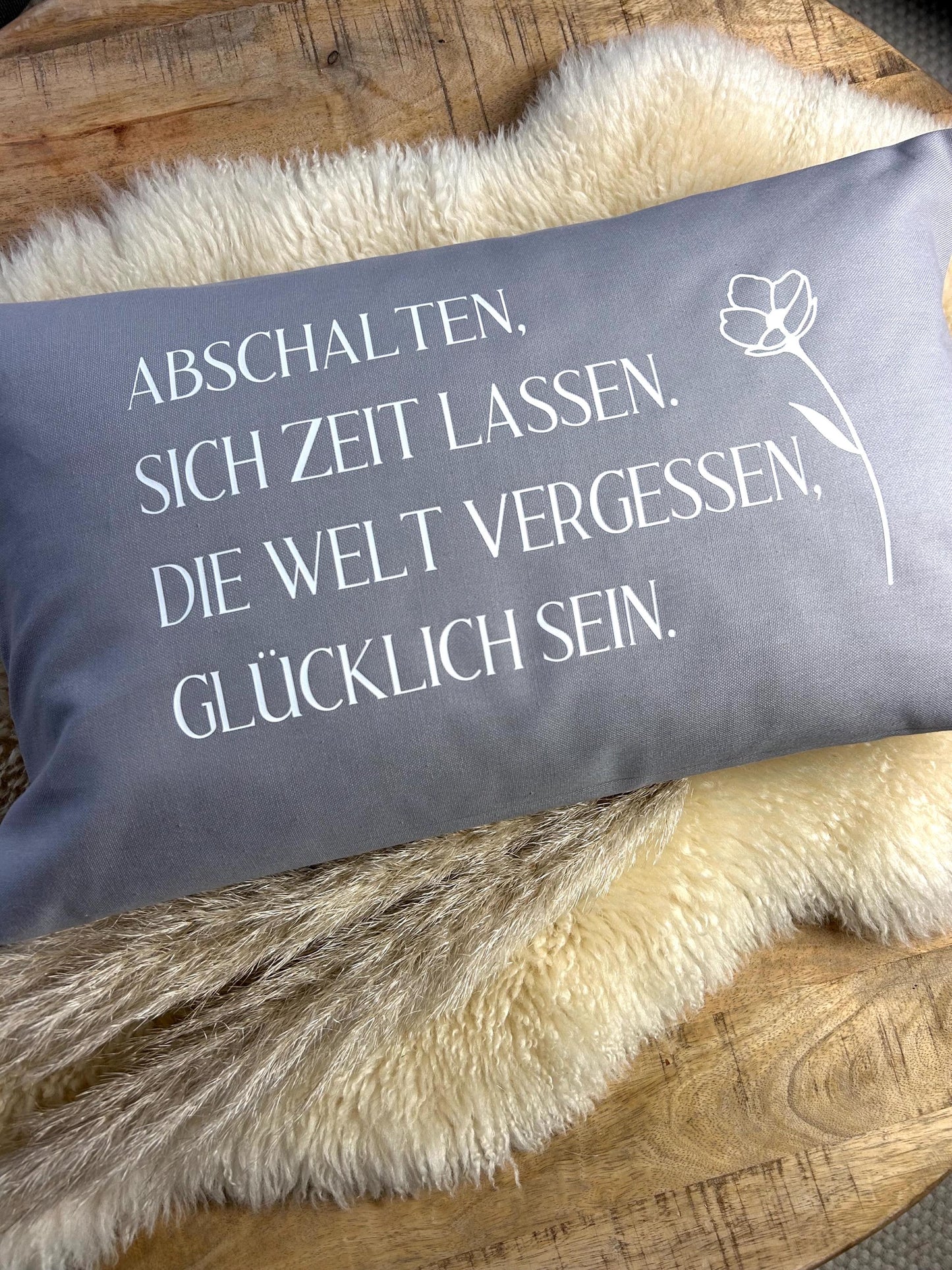 Kissen me time grau