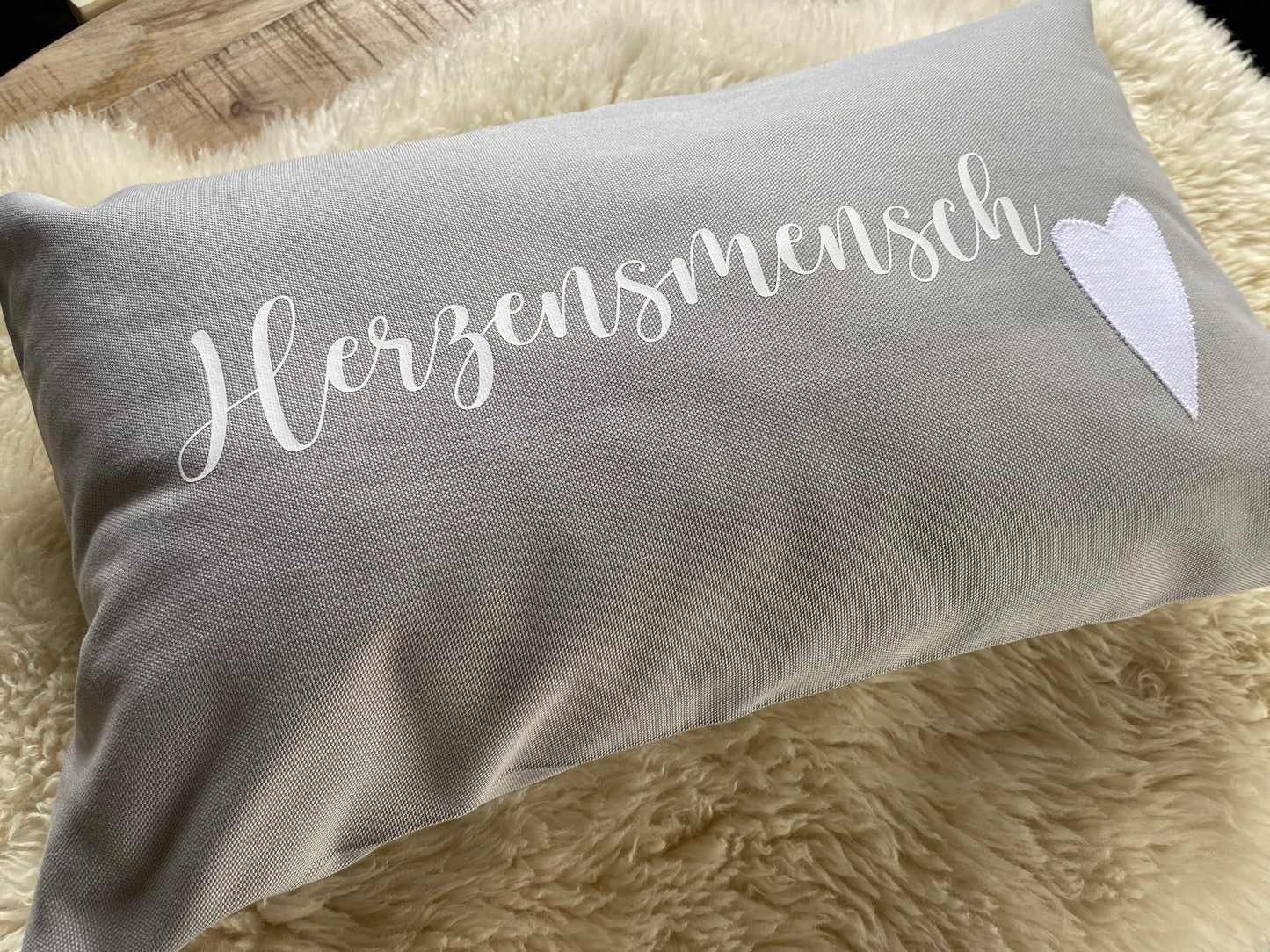 Kissen Herzensmensch hellgrau