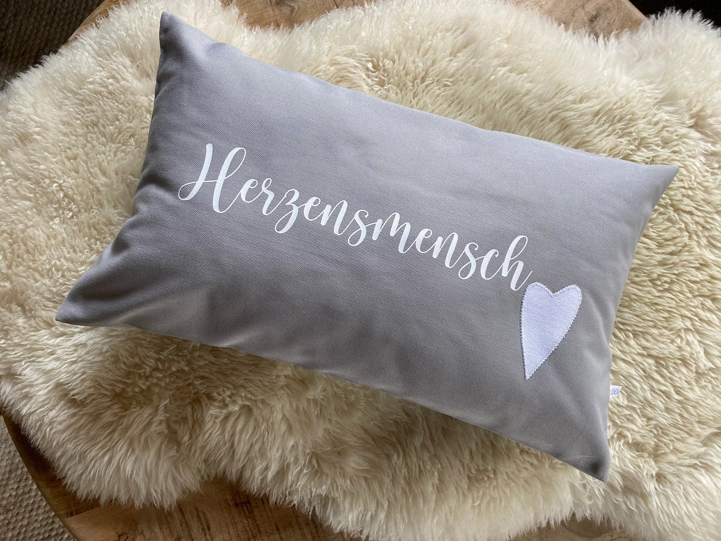 Kissen Herzensmensch hellgrau