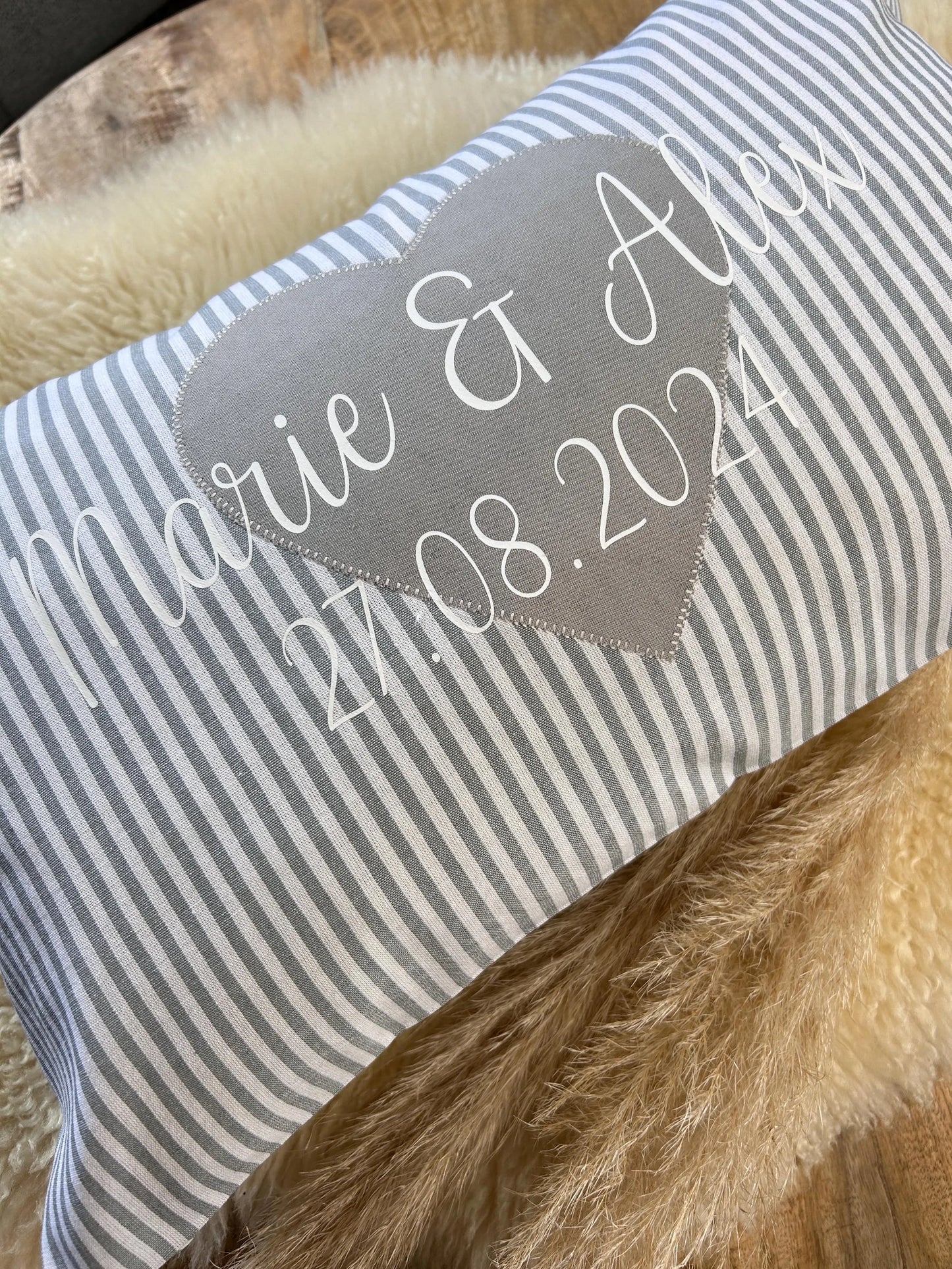 Kissen Hochzeit personalisiert hellgrau