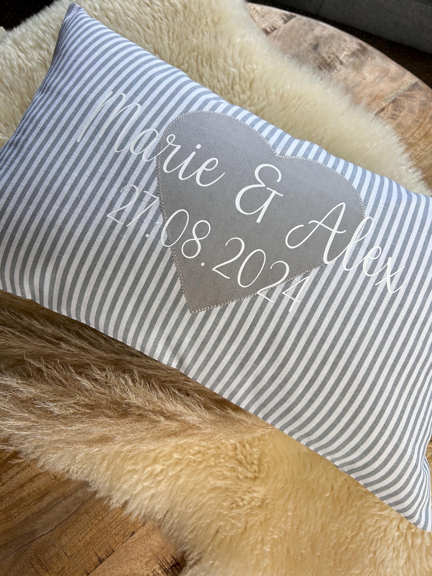 Kissen Hochzeit personalisiert hellgrau