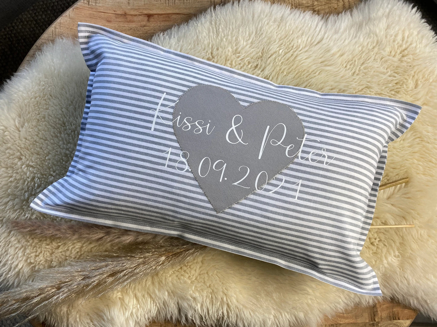 Kissen Hochzeit personalisiert hellgrau