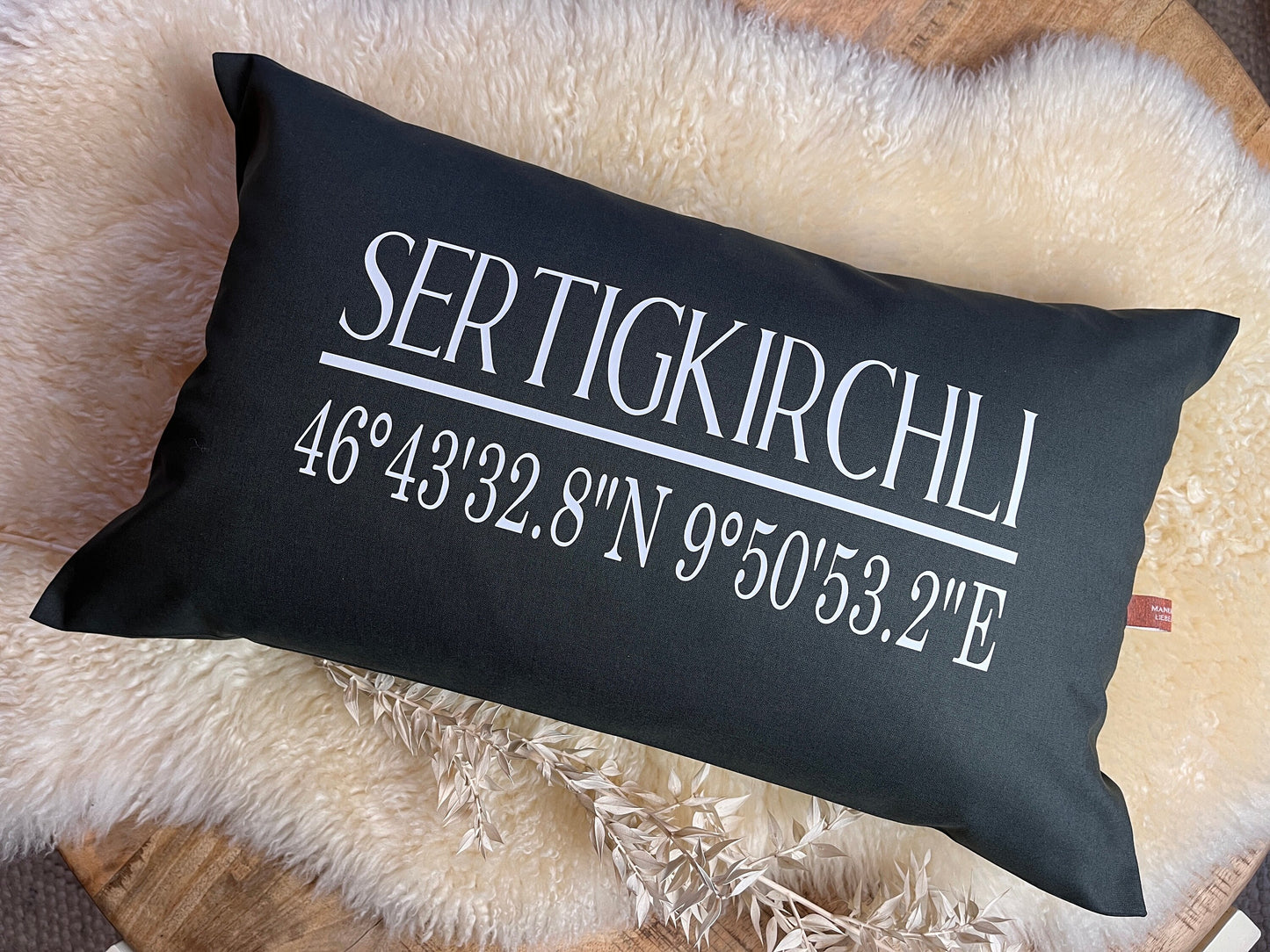 Kissen mit Koordinaten anthrazit personalisiert
