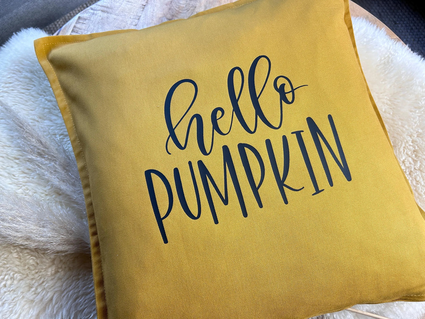 Deko Kissen hello Pumpkin senfgelb