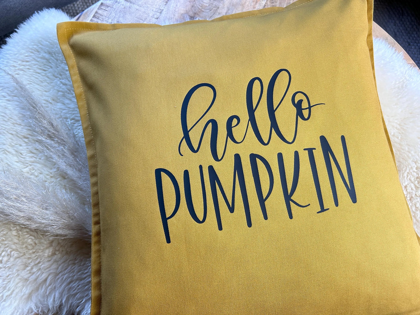Deko Kissen hello Pumpkin senfgelb
