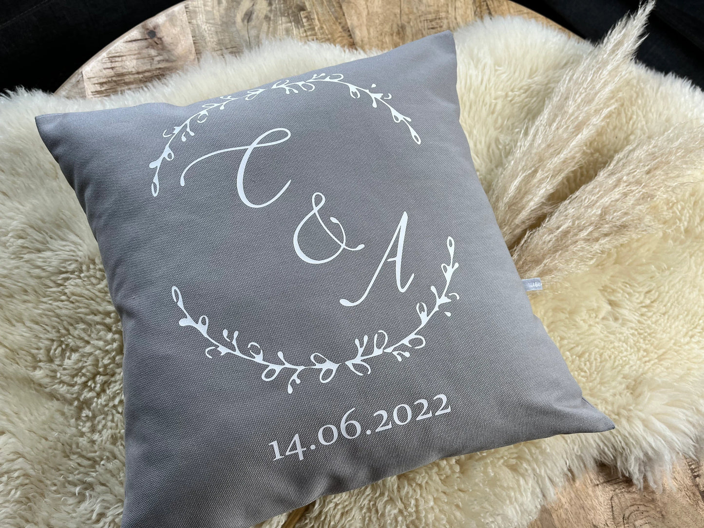 Kissen personalisiert Hochzeit grau