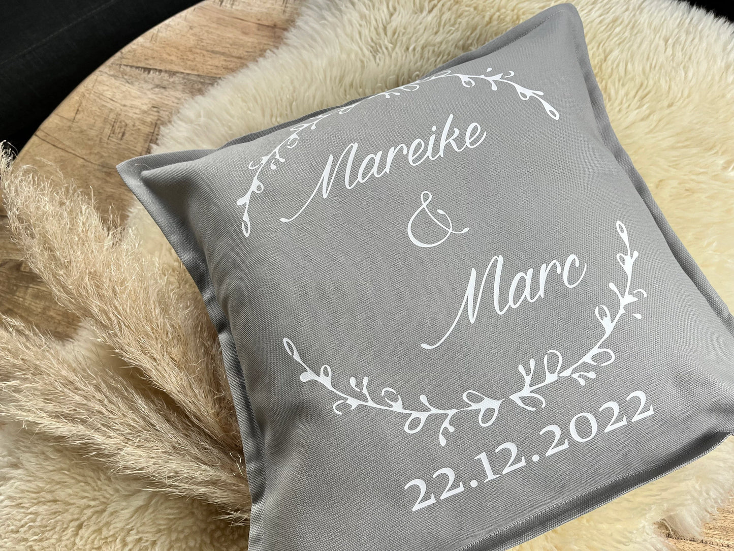 Kissen personalisiert Hochzeit grau