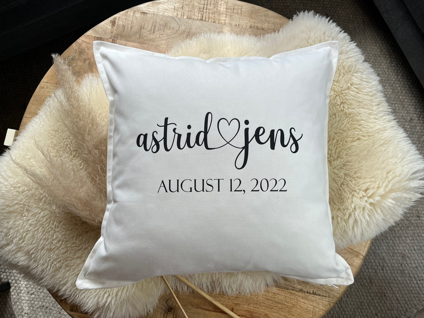 Kissen personalisiert Hochzeit weiss
