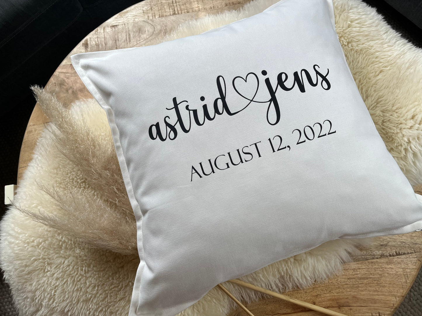 Kissen personalisiert Hochzeit weiss