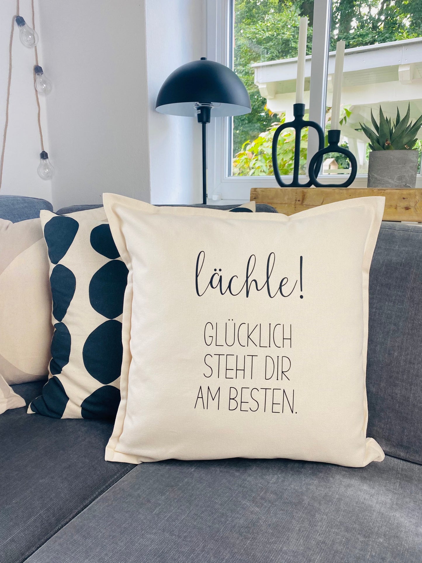Kissen lächle cremeweiß
