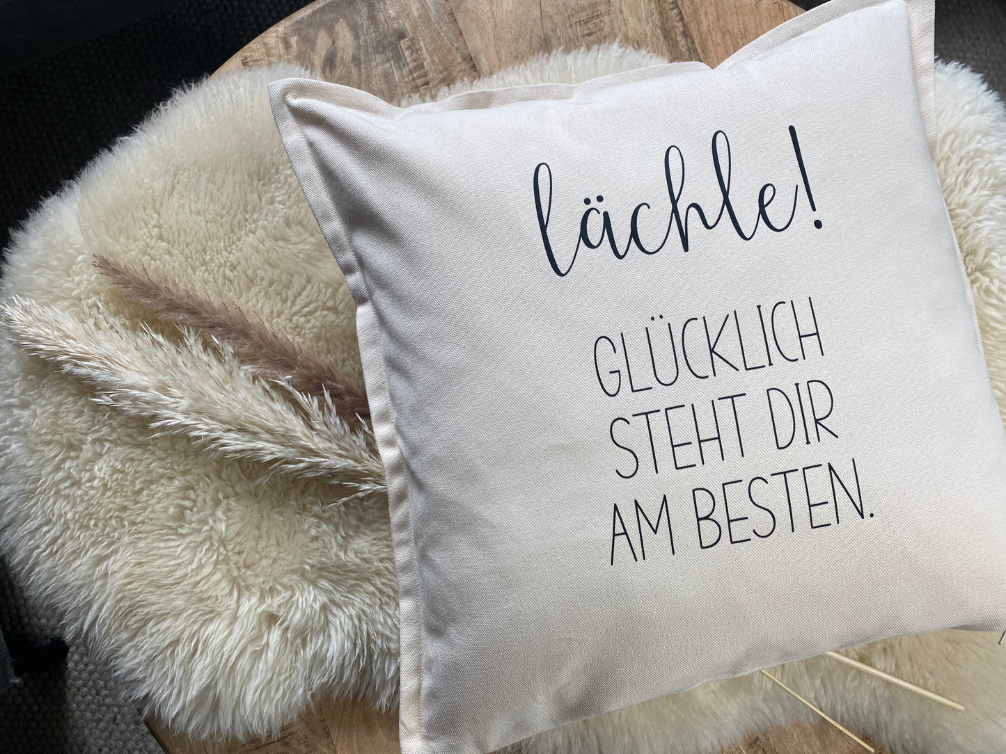 Kissen lächle cremeweiß