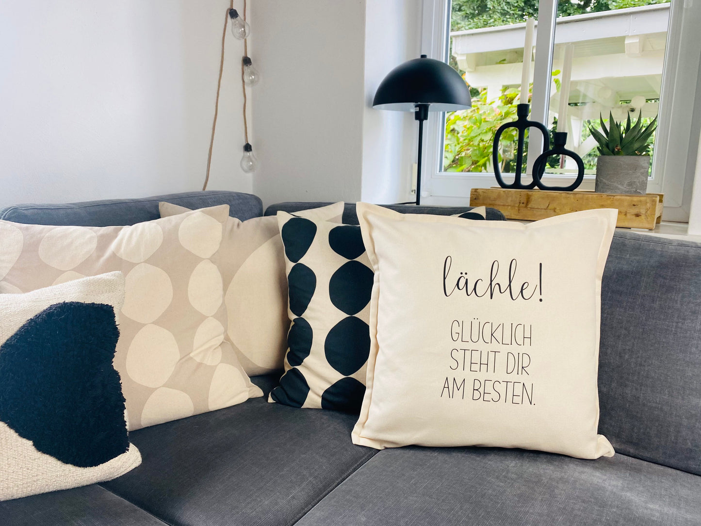Kissen lächle cremeweiß