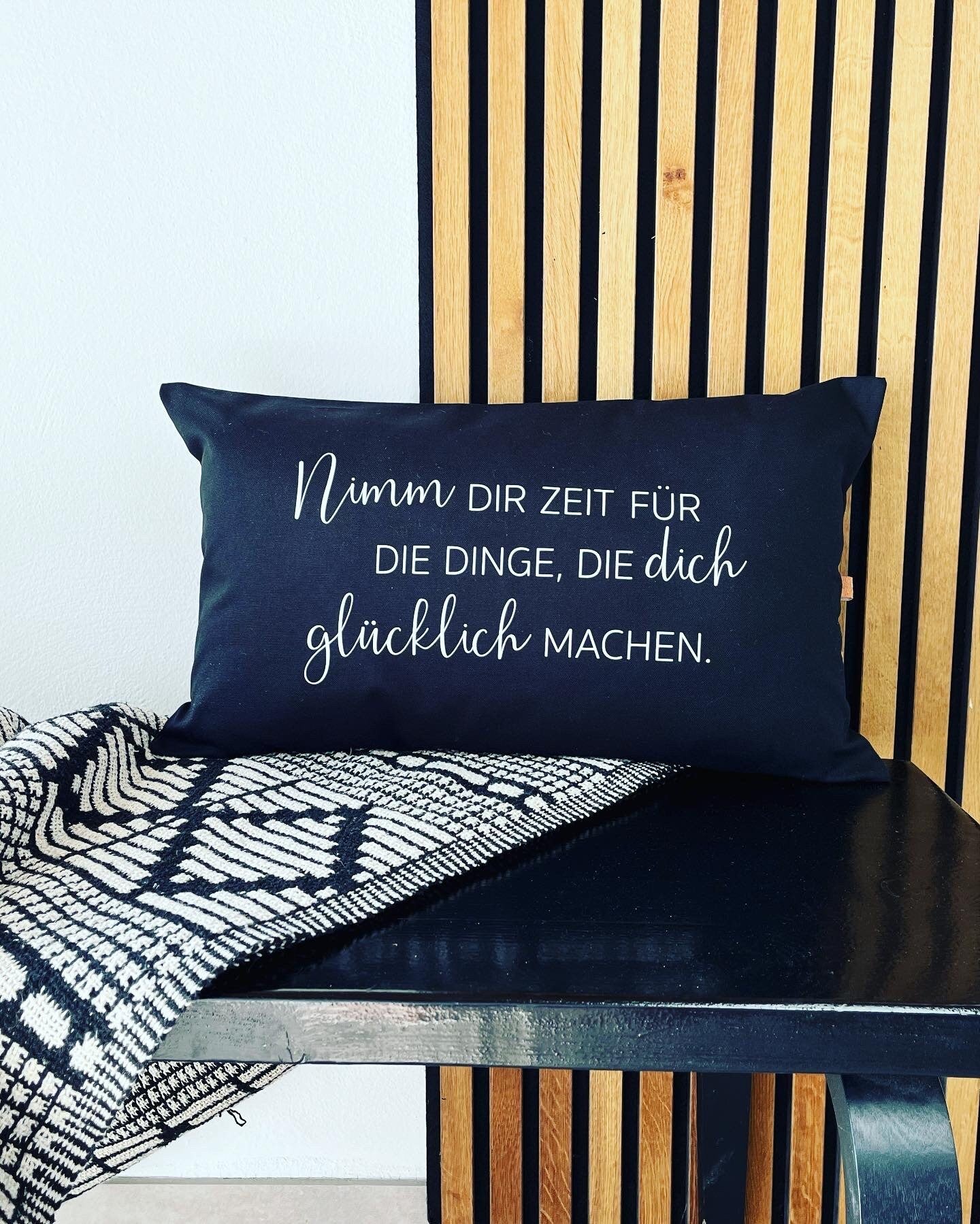 Kissen Nimm Dir Zeit schwarz