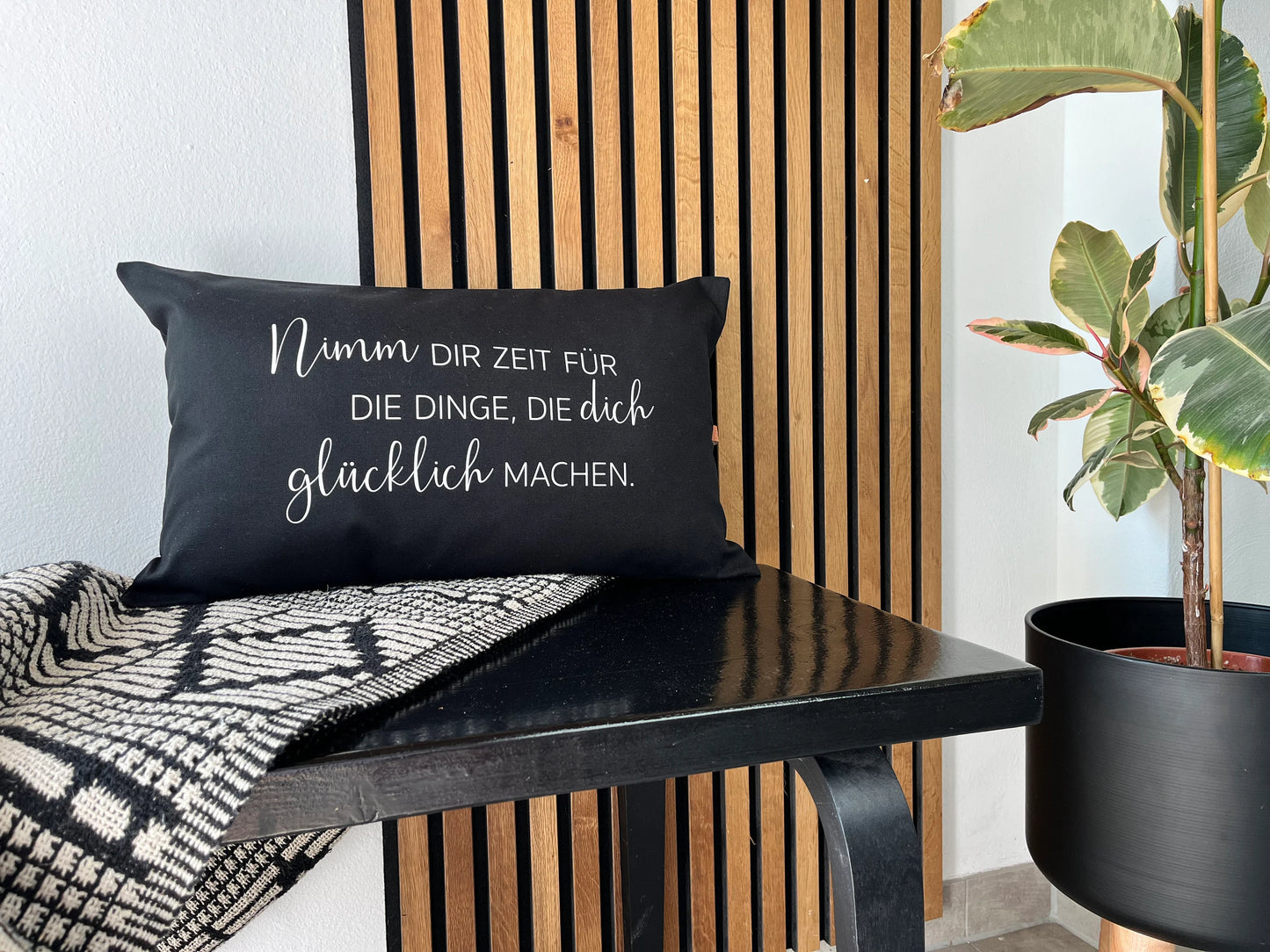 Kissen Nimm Dir Zeit schwarz