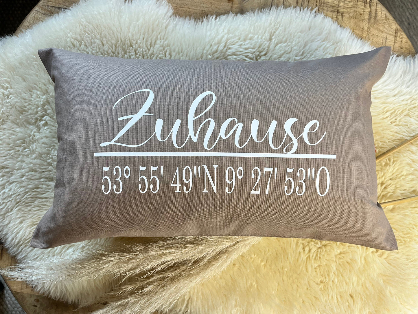 Kissen ZUHAUSE Koordinaten in beige