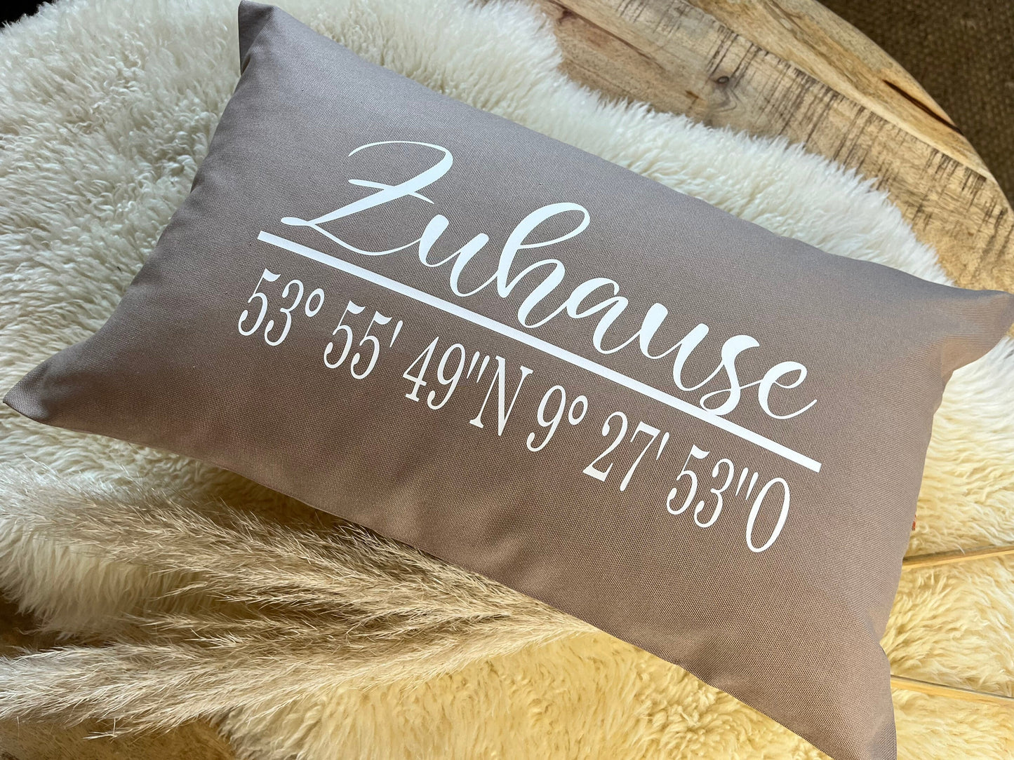 Kissen ZUHAUSE Koordinaten in beige