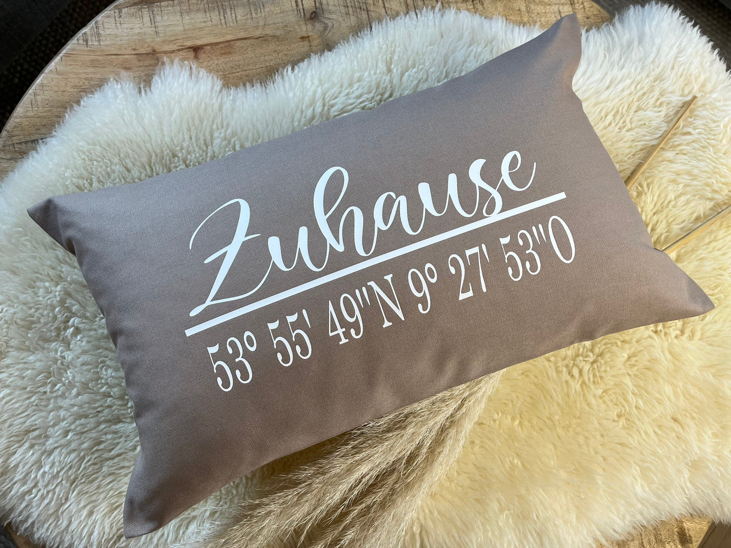 Kissen ZUHAUSE Koordinaten in beige