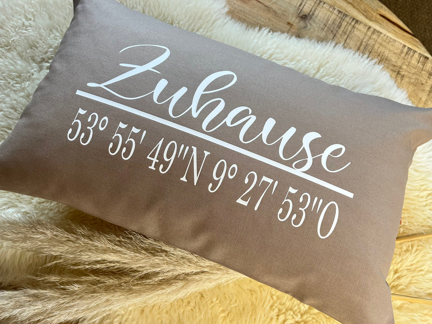 Kissen ZUHAUSE Koordinaten in beige