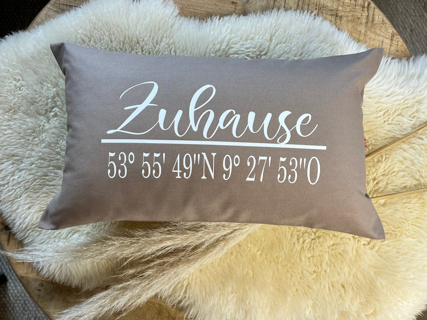 Kissen ZUHAUSE Koordinaten in beige