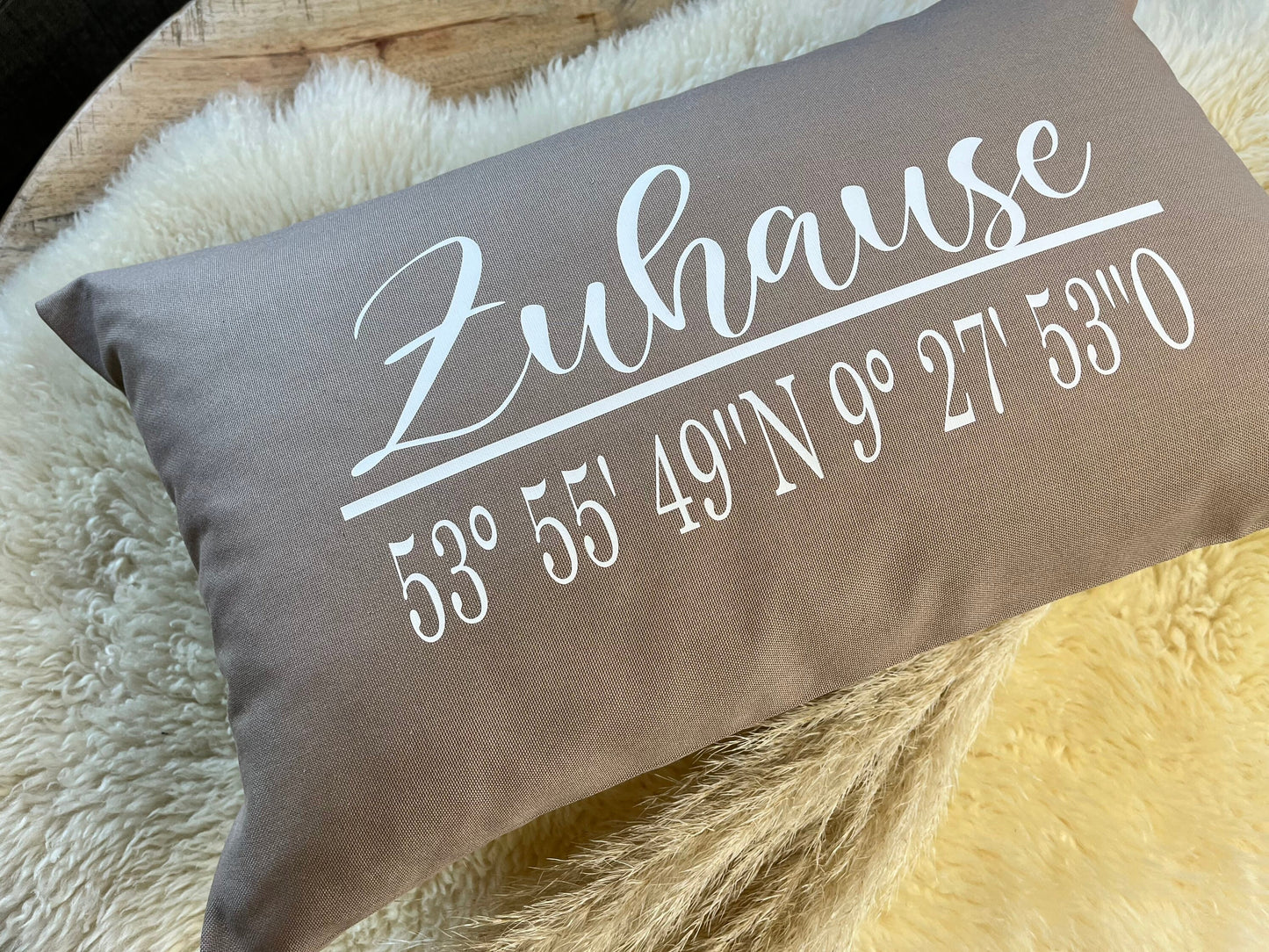 Kissen ZUHAUSE Koordinaten in beige