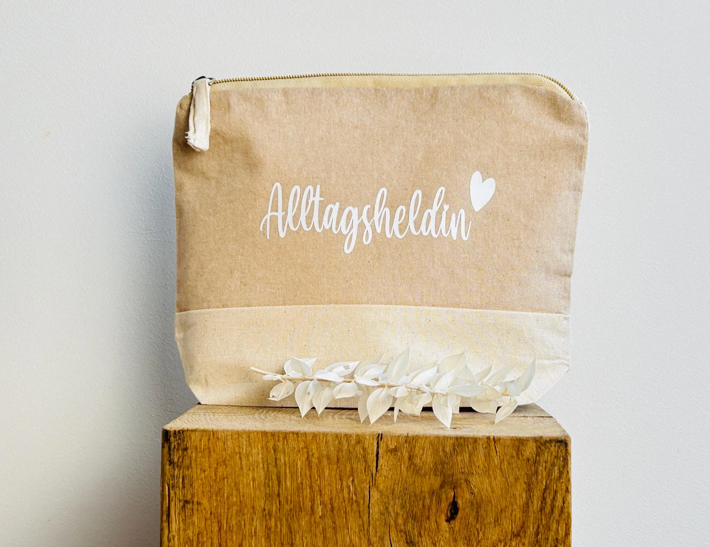 Kosmetiktasche Alltagsheldin weiß