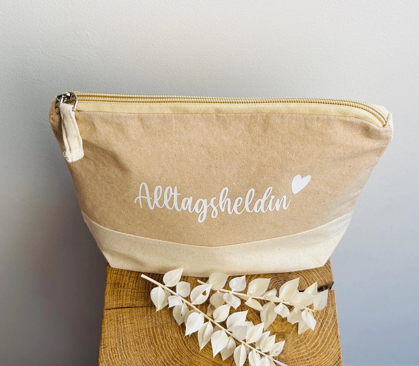 Kosmetiktasche Alltagsheldin weiß
