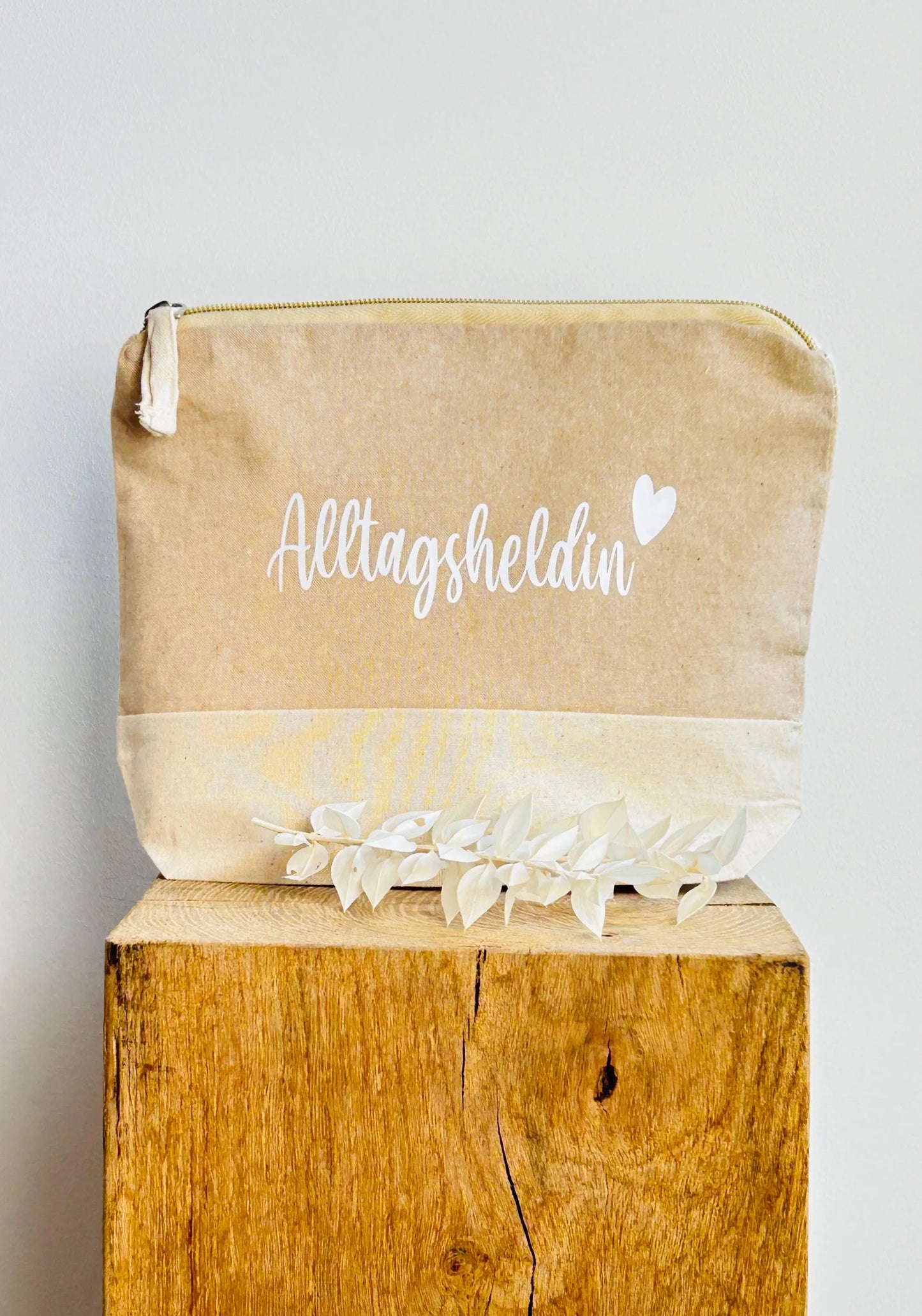 Kosmetiktasche Alltagsheldin weiß