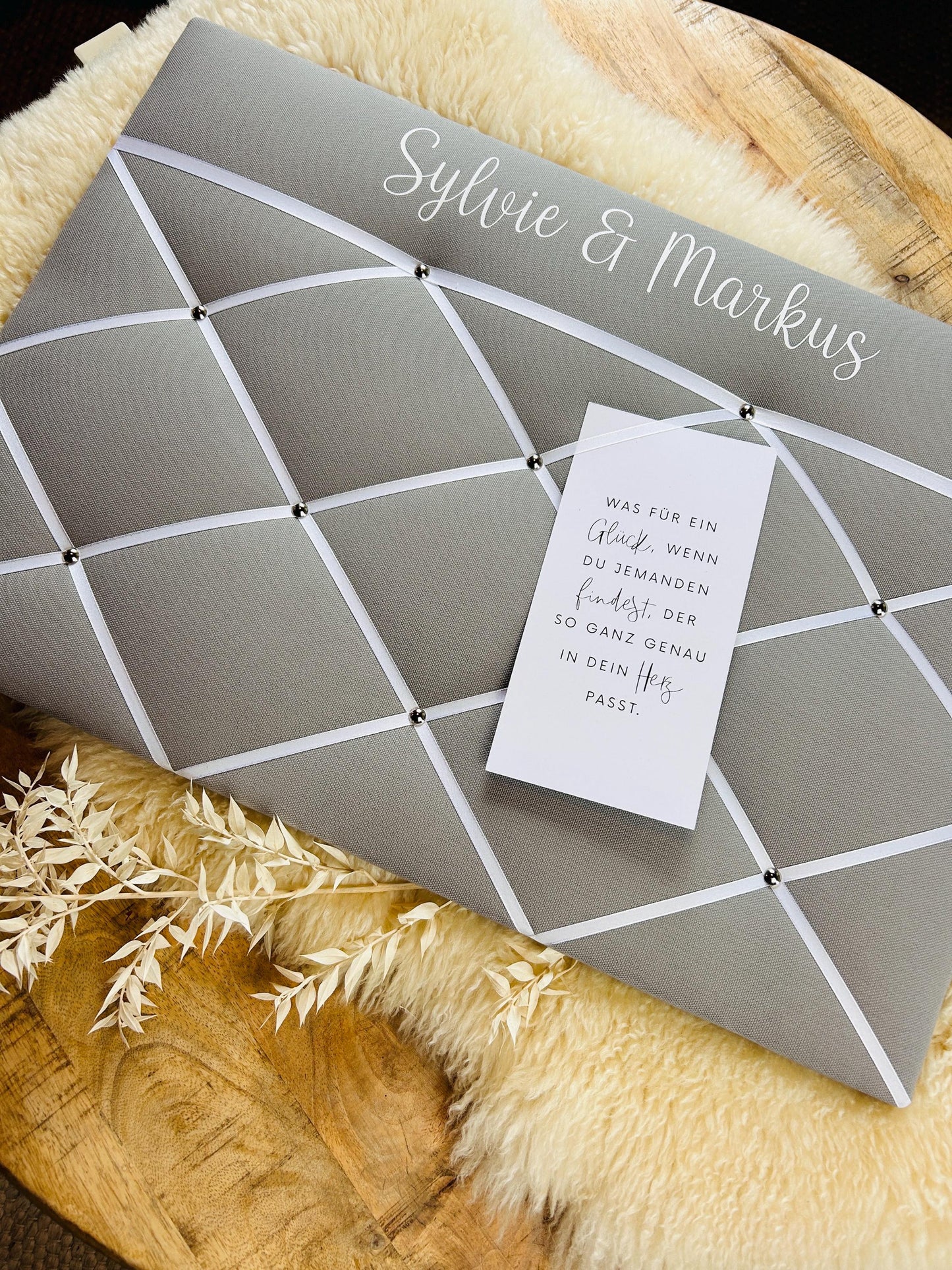 Memoboard Hochzeit personalisiert grau