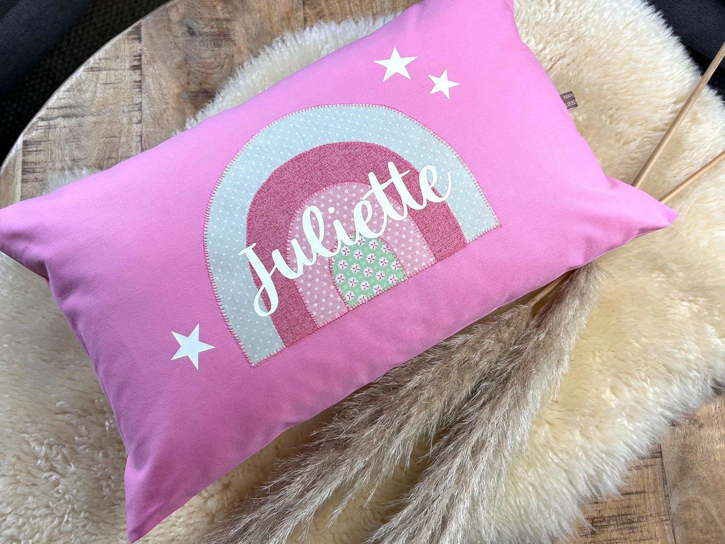 Namenskissen Regenbogen personalisiert pink