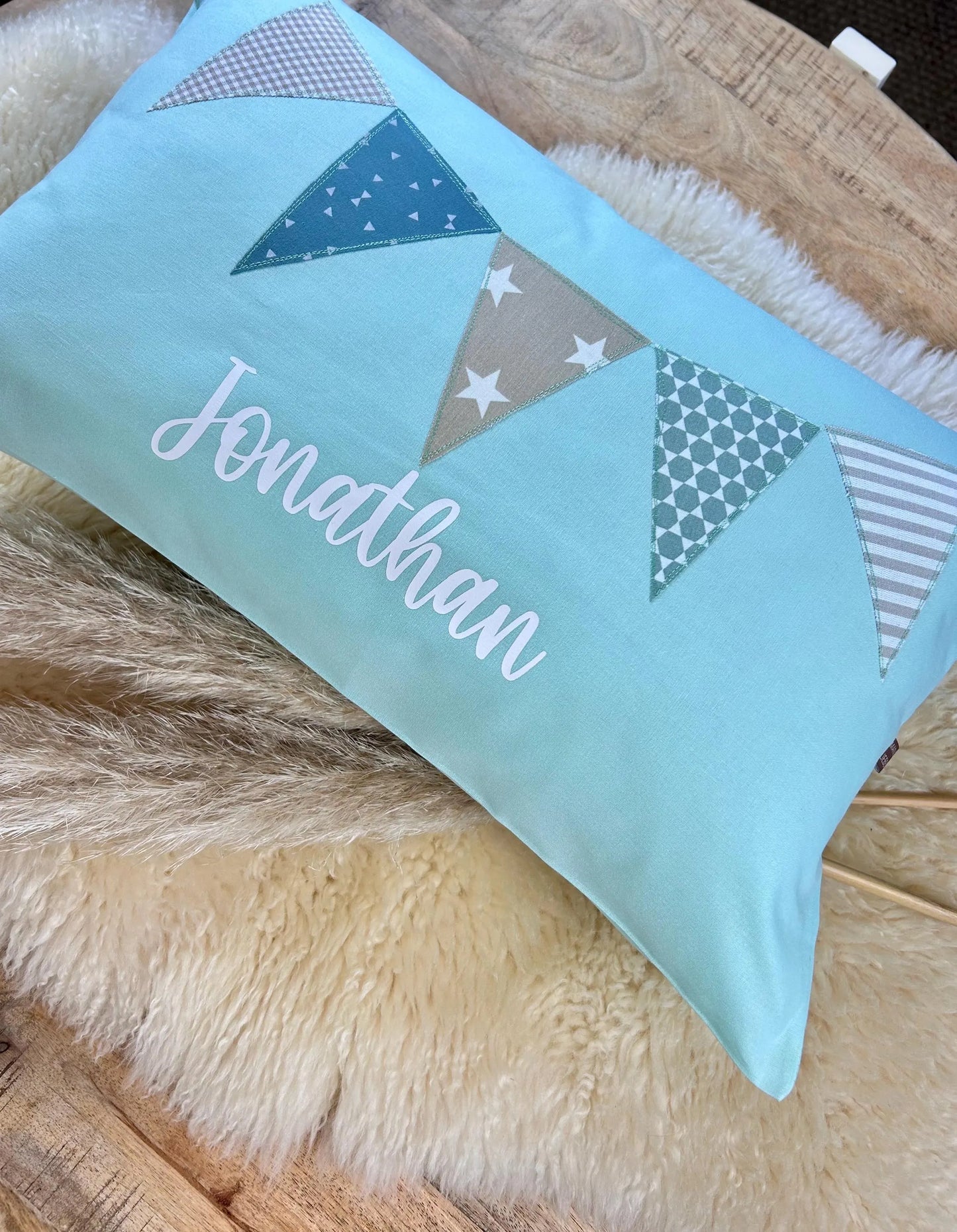 Namenskissen Wimpel personalisiert mint beige