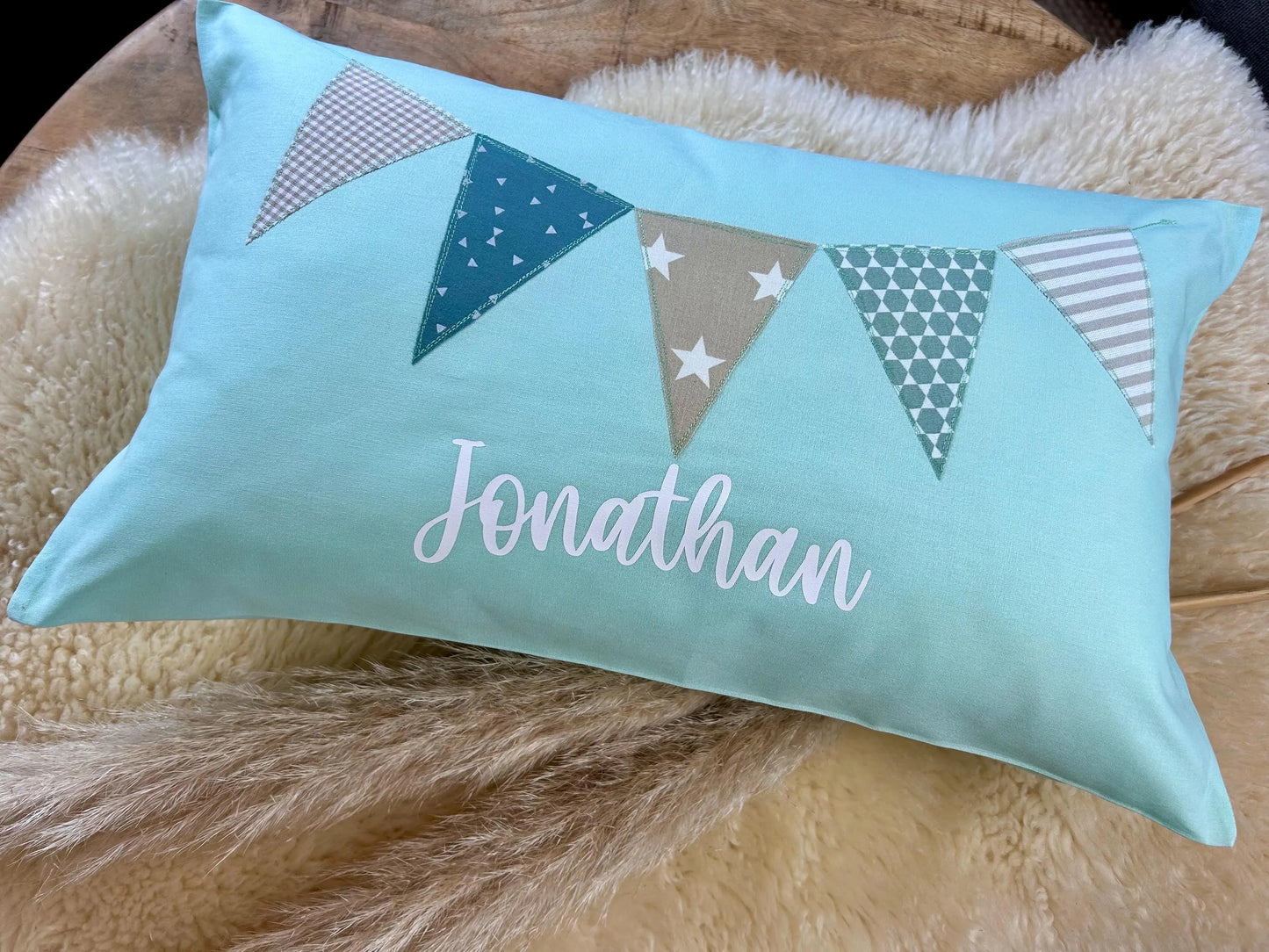 Namenskissen Wimpel personalisiert mint beige