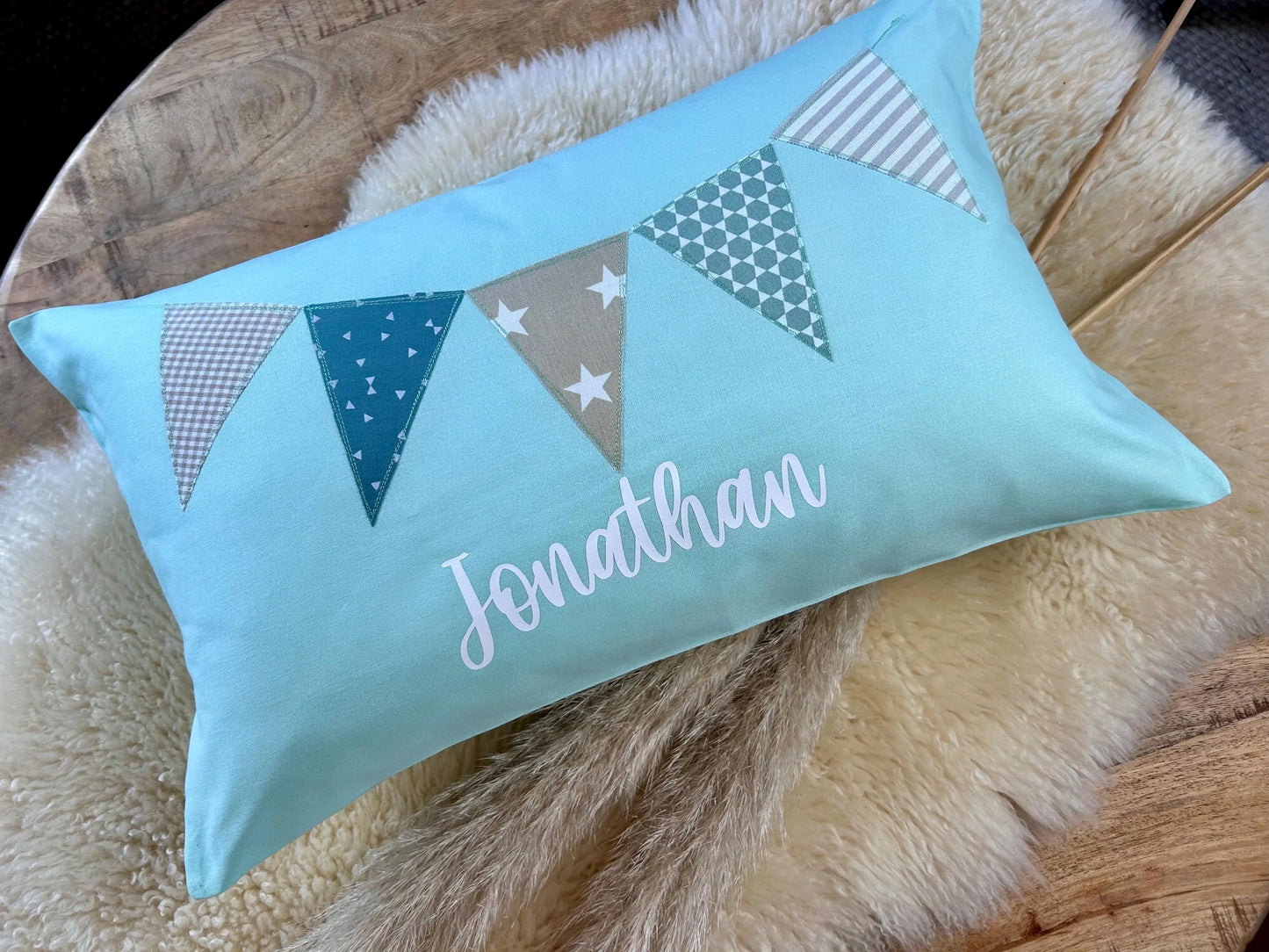 Namenskissen Wimpel personalisiert mint beige