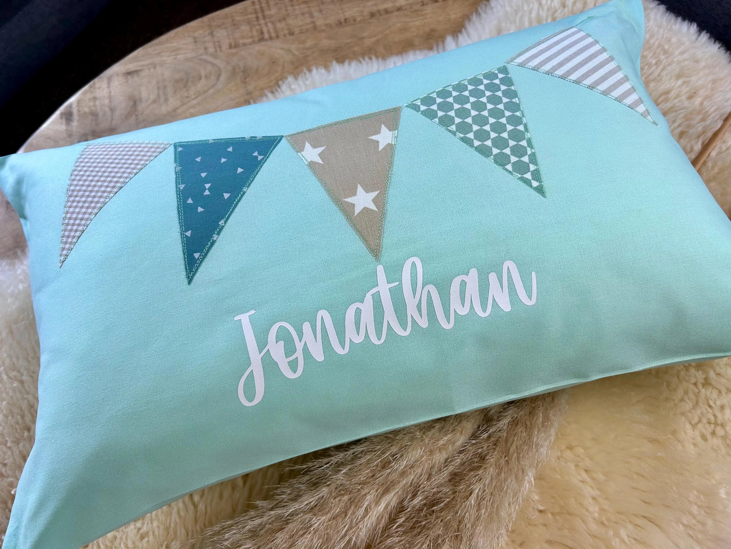Namenskissen Wimpel personalisiert mint beige