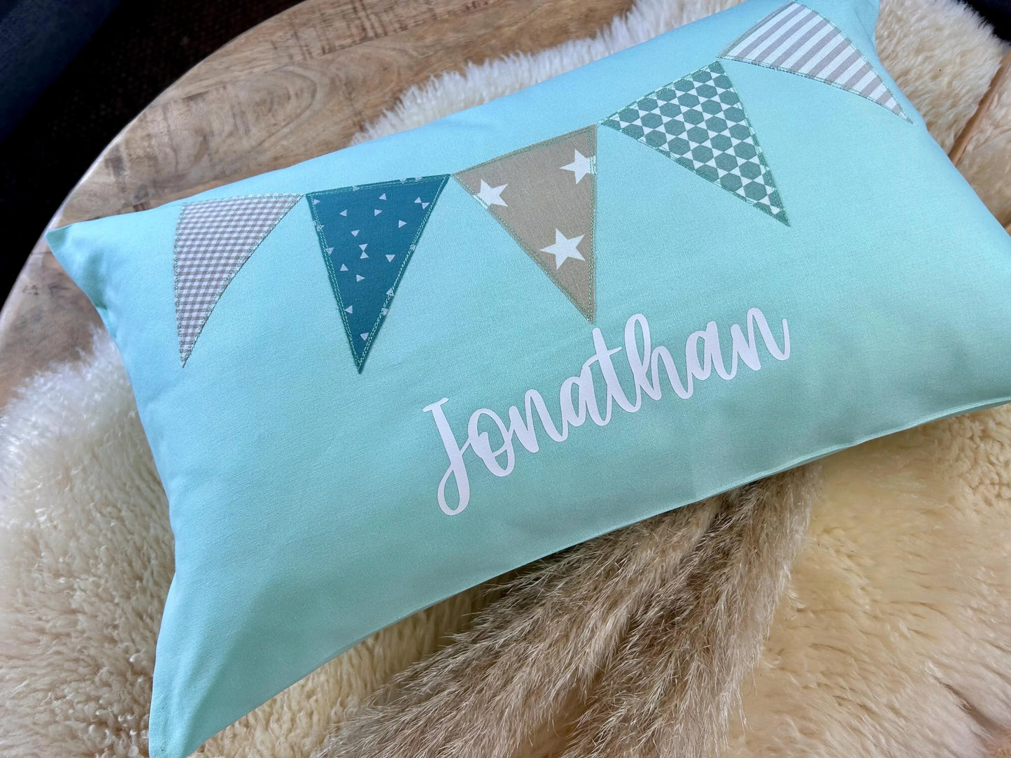 Namenskissen Wimpel personalisiert mint beige