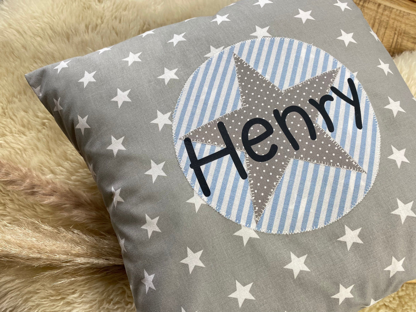 Namenskissen Stern personalisiert