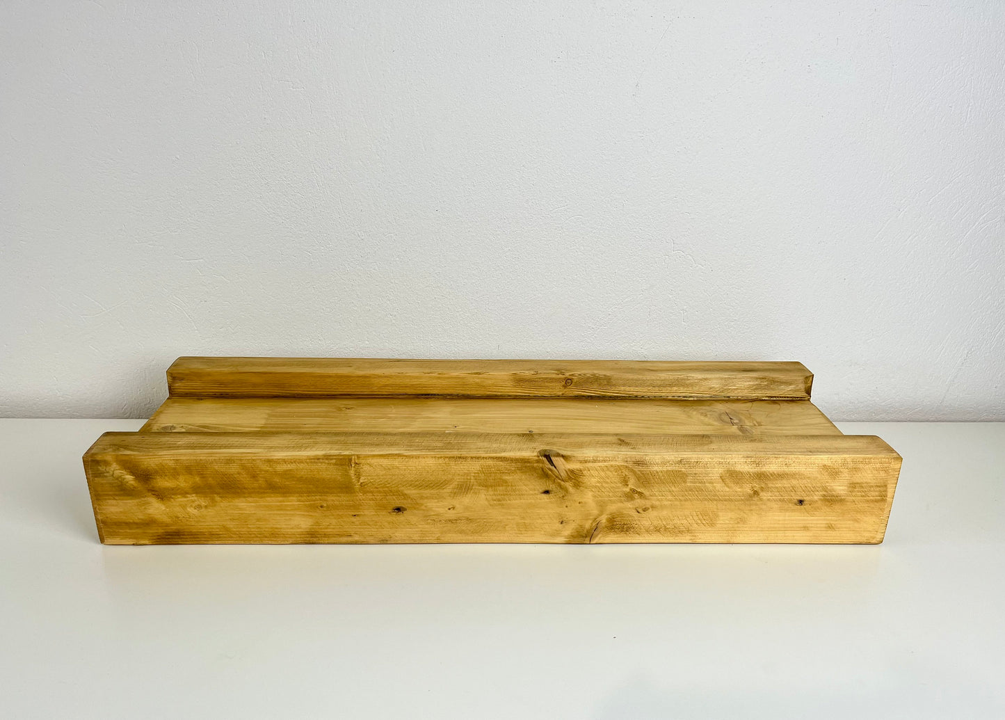 Upcycling Schalungsträger Holzdeko Tablett gebeizt