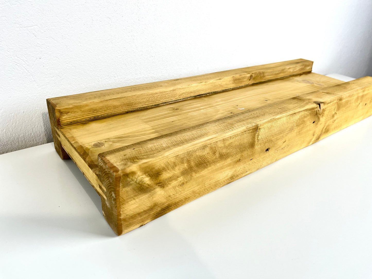 Upcycling Schalungsträger Holzdeko Tablett gebeizt