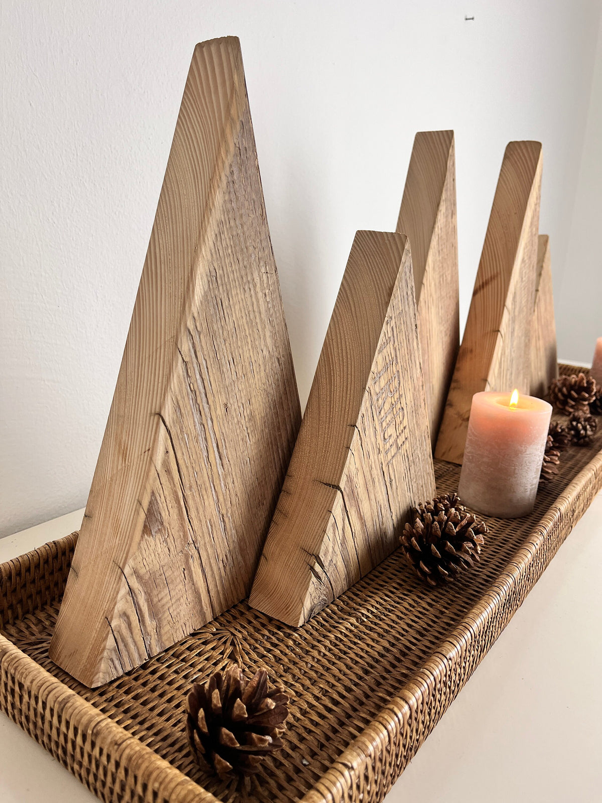 Minimalistische Tannenbäume Holz rustikal
