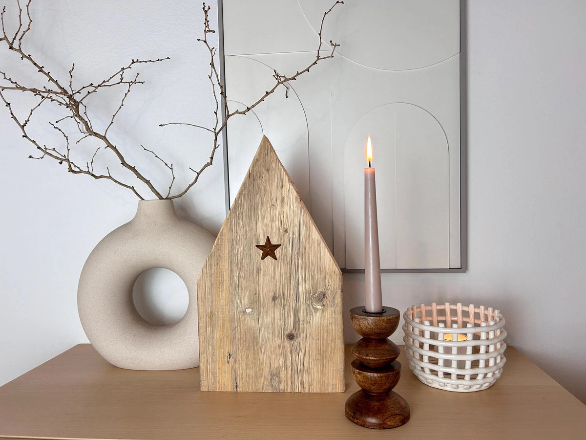 Upcycling Holzhaus mit Stern