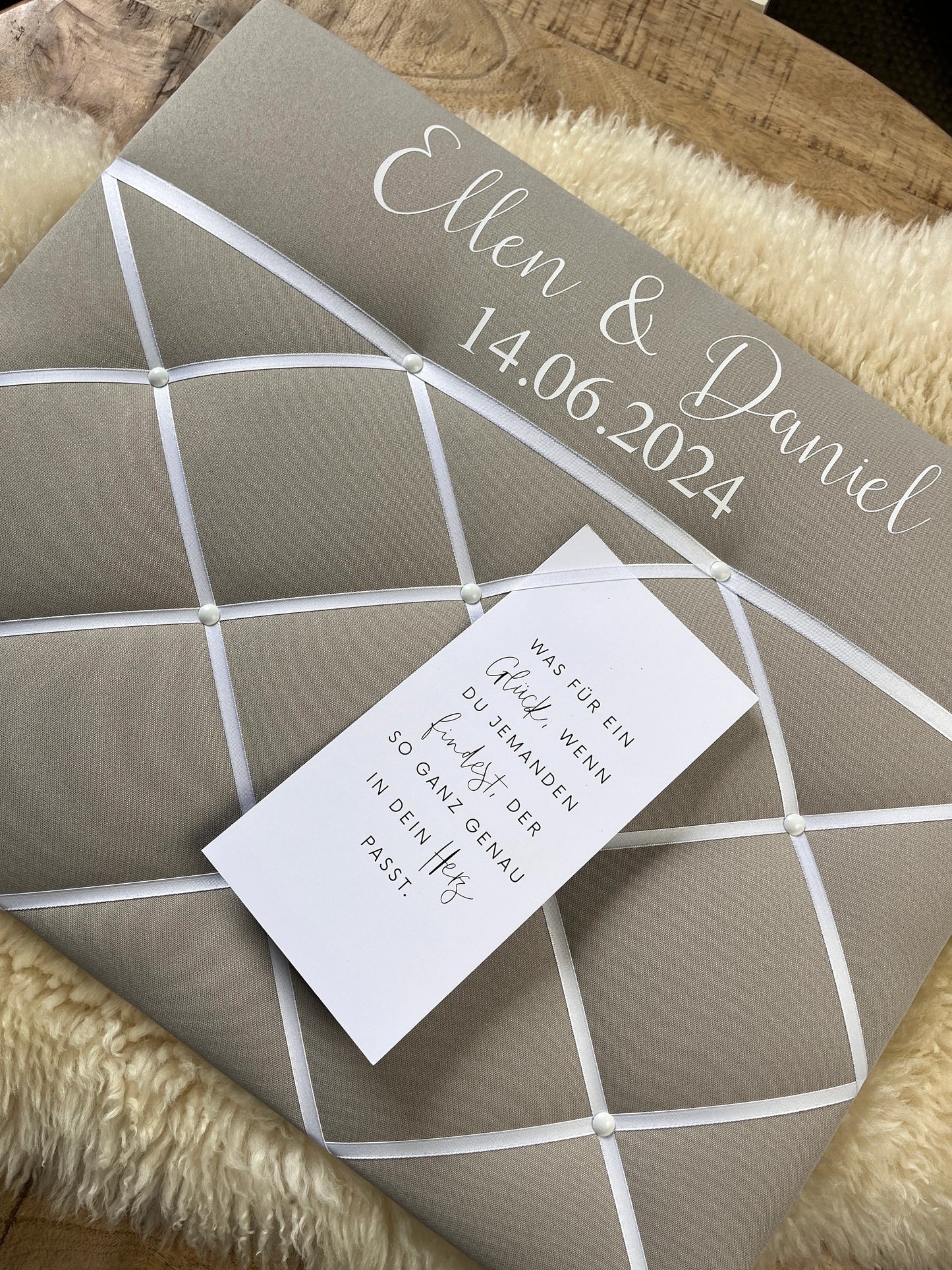 Memoboard Hochzeit personalisiert beige
