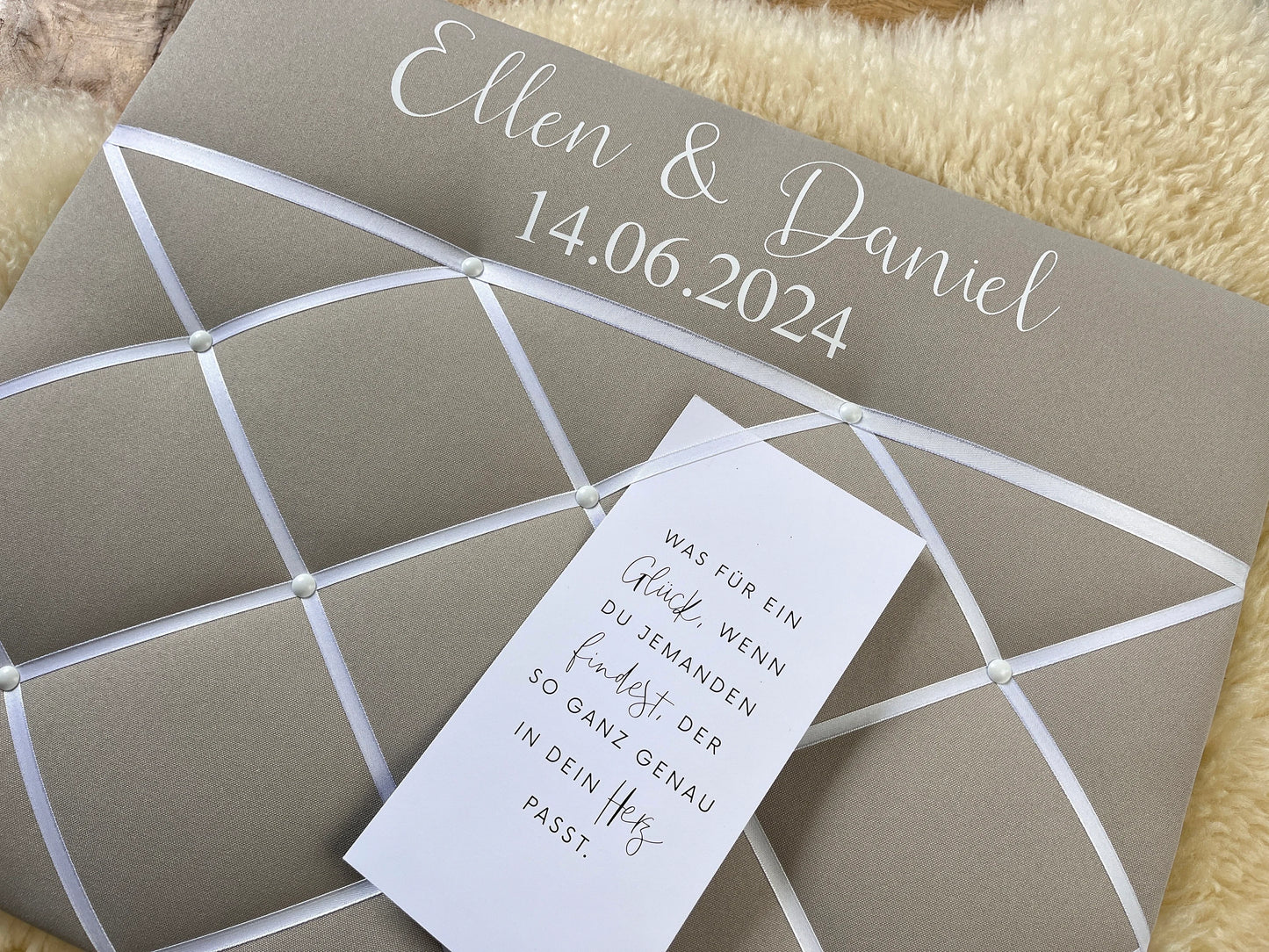 Memoboard Hochzeit personalisiert beige