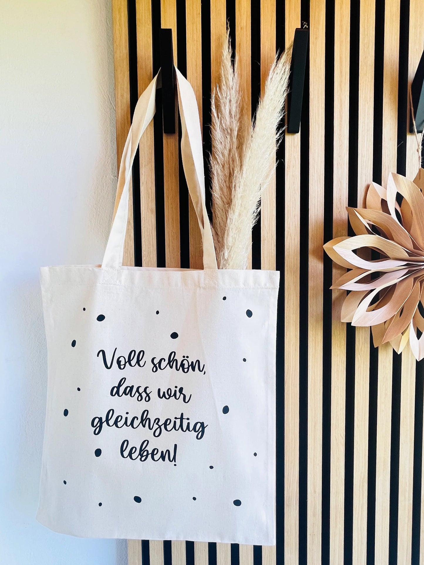 Jutetasche Shopper Voll schön, dass wir gleichzeitig leben!